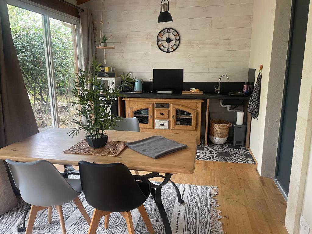 La Chambre Haute, spa et jardin extérieur à Nîmes - 3