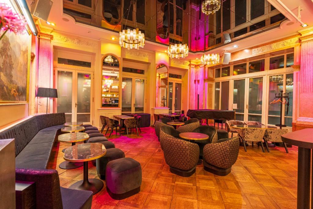 Bar/lounge