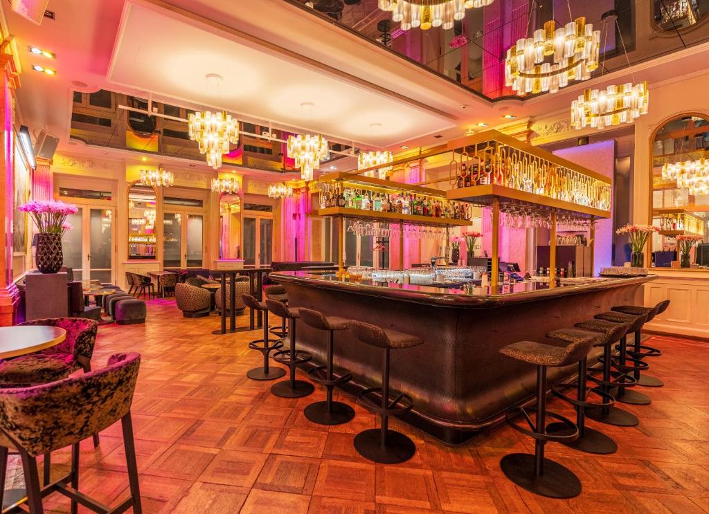 Bar/lounge