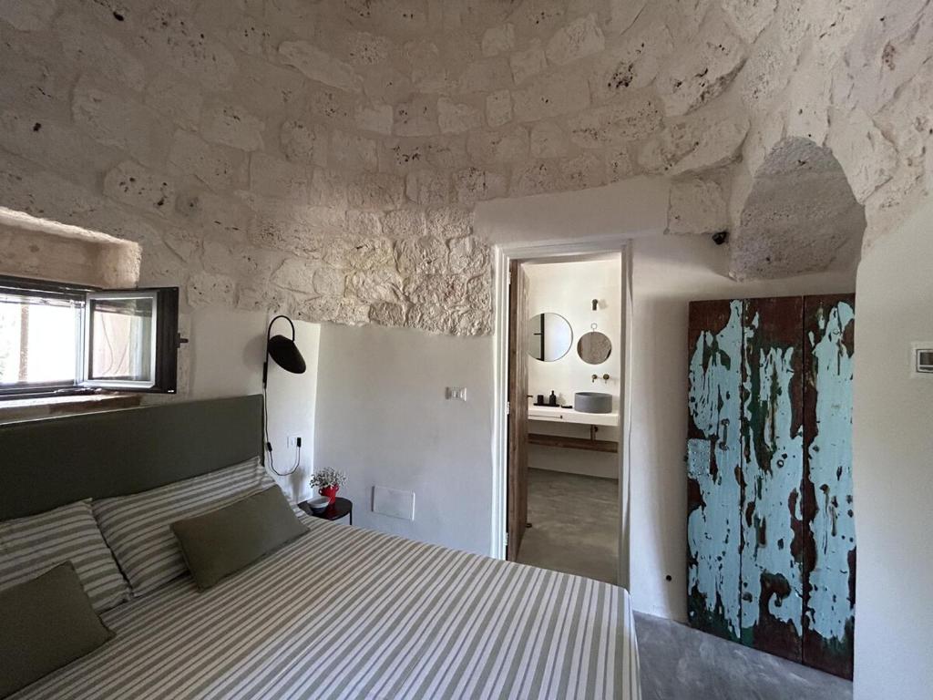 Ostuni Villa with Trullo 3 bedrooms Pool in Olive Grove near the Sea - 3