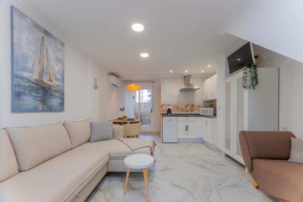 Modern and cozy loft Double terrace and beach - 2