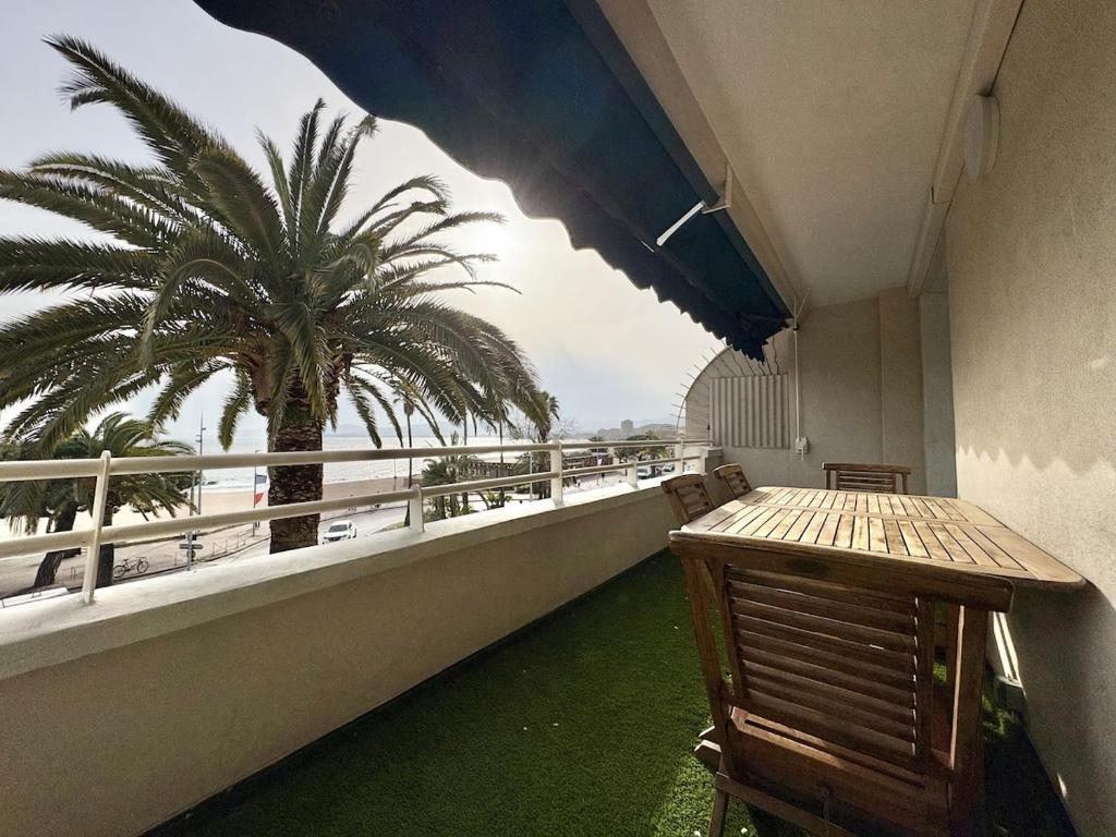 Appartement neuf, front de mer, accès direct plage - 1
