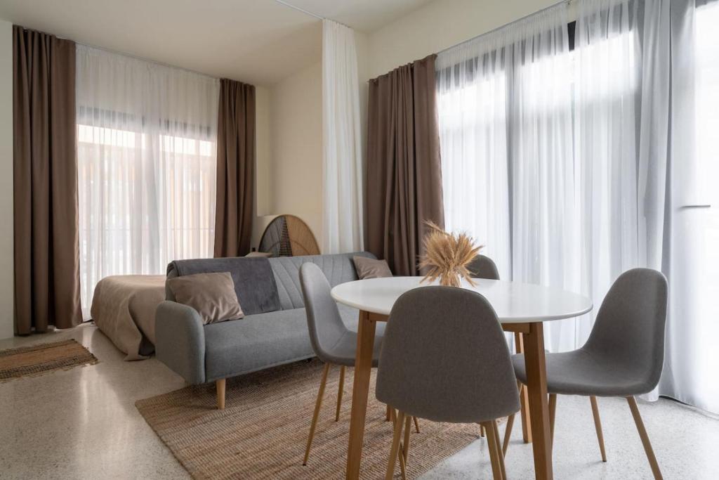 PepeFlats - New Suite de lujo Mediterraneo - EG2 - 1