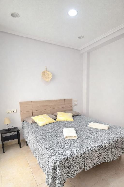 Apartment with queensize bed, Wifi, AC, 5 min walk to the beach - 2