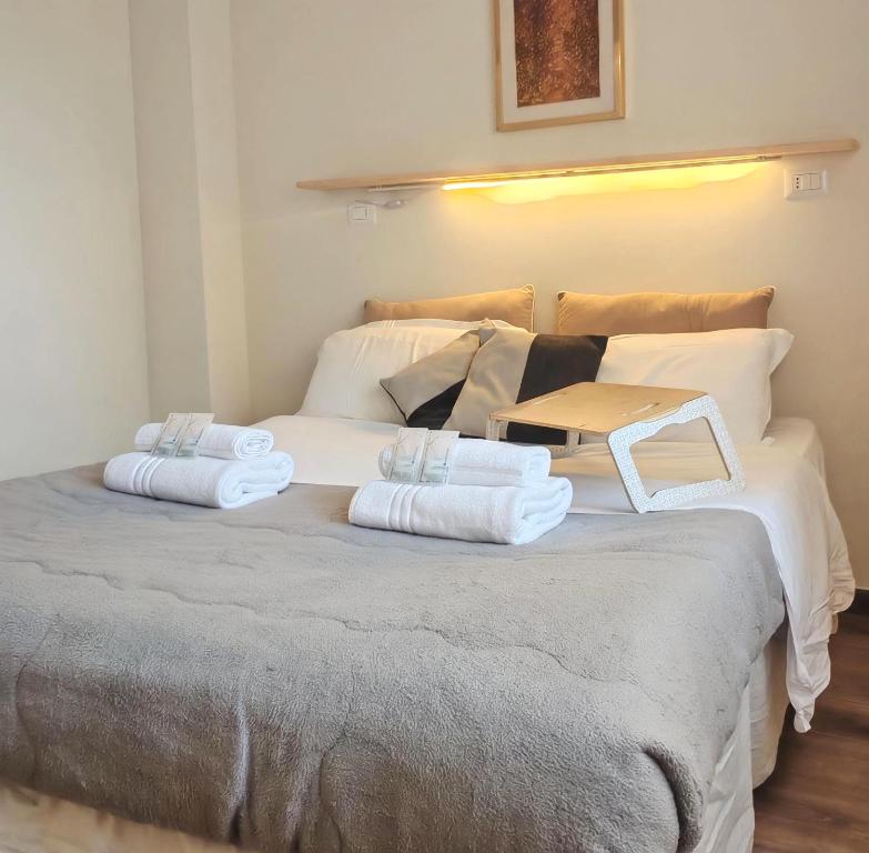 Brightful Apt with Balcony, AirC at Teano subway - 1