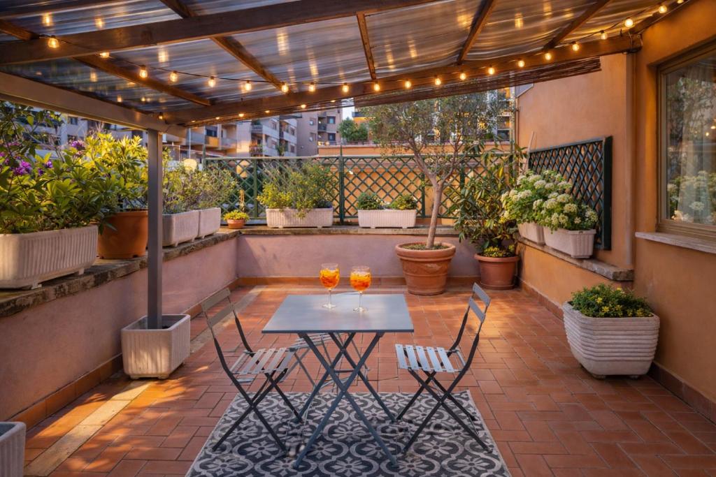 The Trastevere Rooftop Suite - Spa & Skyline View by RHR - 2