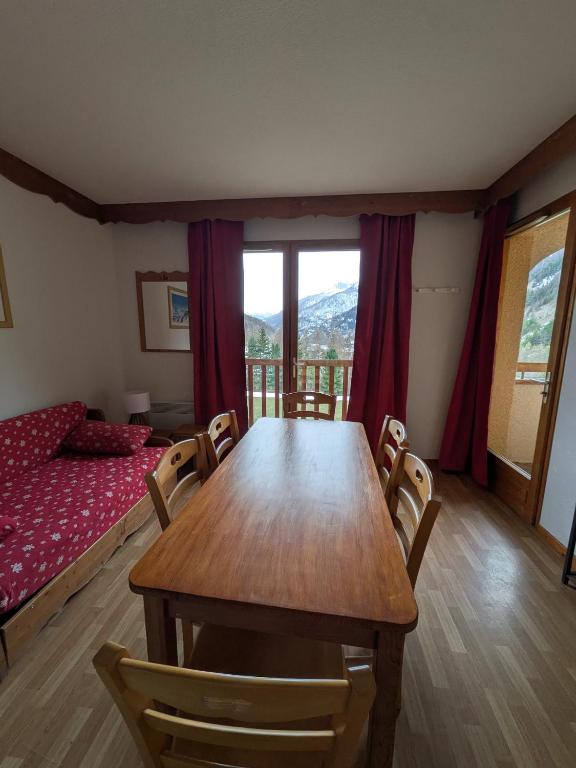 Appartement 3 pieces 6 personnes, 2 chambres, wifi fibre gratuit, piscine l'été et au pied des pistes l'hiver - 5