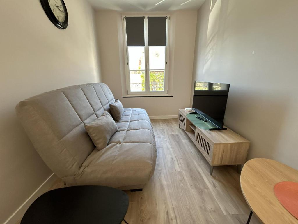 Appartement rénové avec cuisine équipée et douche - 3
