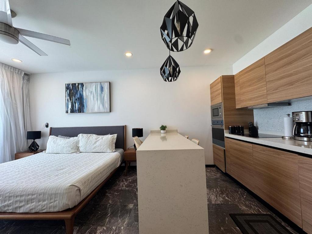 Oceanfront Condo Top Location Near 5th Ave - 1