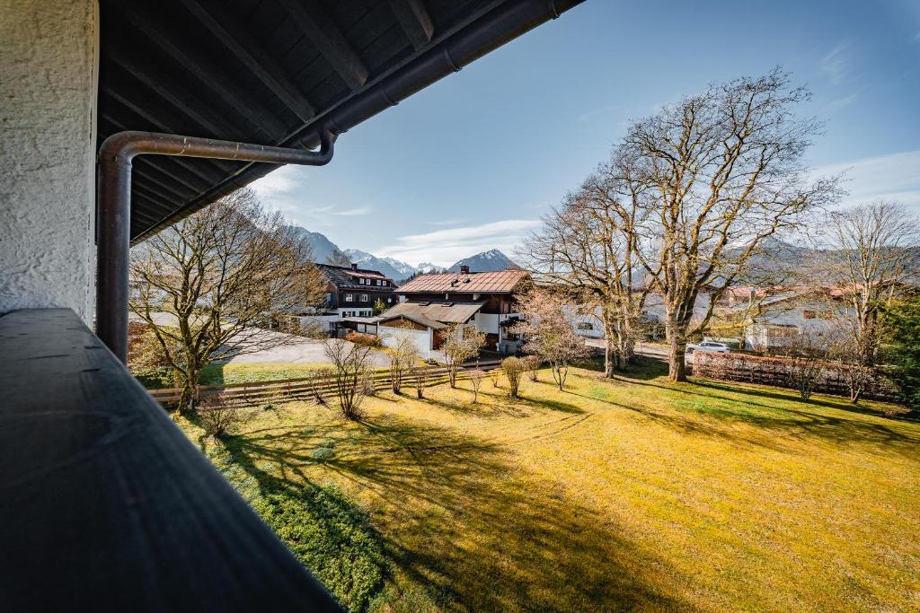 Allgäu Living l Ferienwohnung Ifenblick - Oberstdorf im Allgäu - Ifenblick Panorama & Parkplatz - 4