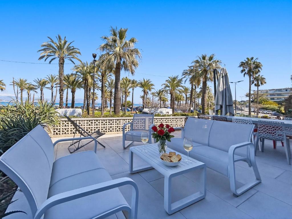 Villa Face a La Mer à Antibes - 1