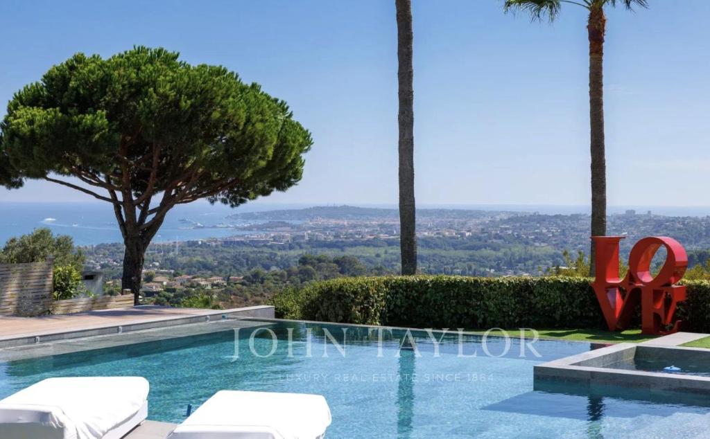 Luxury Villa for Rent on a Secure Estate - 1