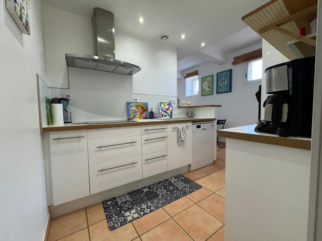Appartement climatisé avec wifi au cœur du village et à 50m de la plage - 5