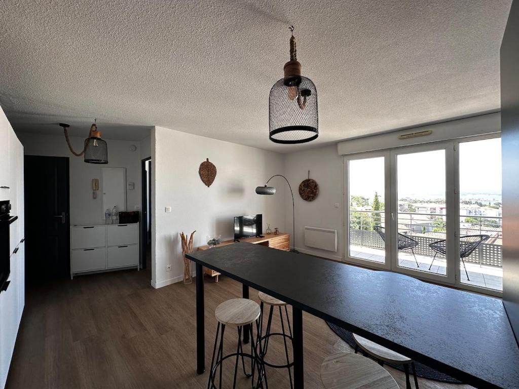 Appartement lumineux avec terrasse et vue imprenable sur l'étang de Thau - 4