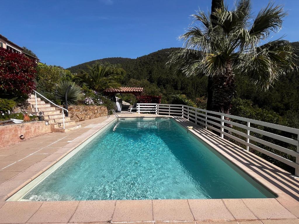 Villa Rhea - piscine -vue panoramique mer et foret - 5