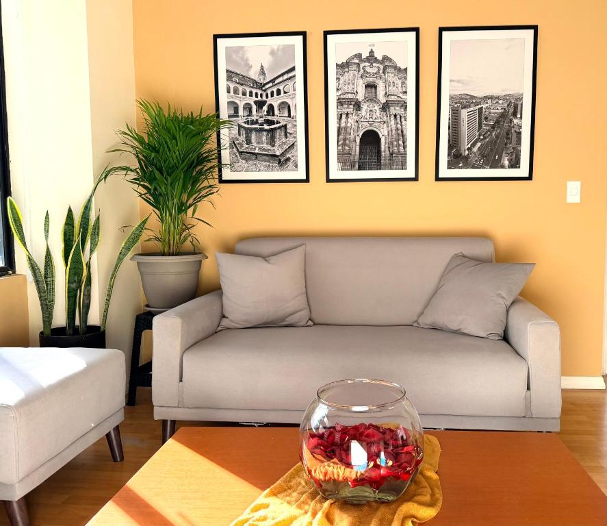 Stylish Spacious Suite near La Carolina Park - Quicentro Prime Location - 2