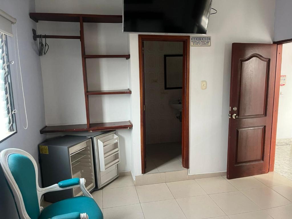 Hotel Bolivar Plaza Dorada - 4