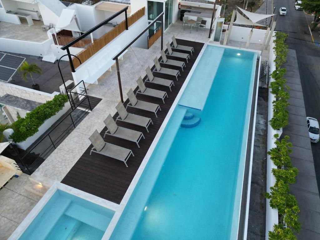 Seaview Roof Pool and Hammock 3 Blocks from Beach - 2