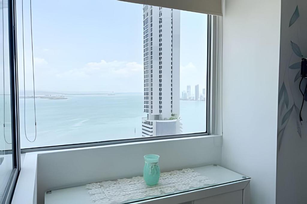 Spectacular Ocean View - Infinito Building 1701 - 3