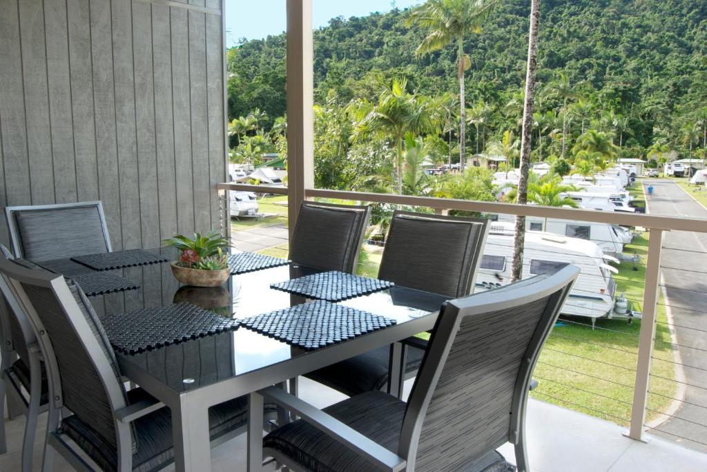 Cairns Crystal Cascades Holiday Park photo