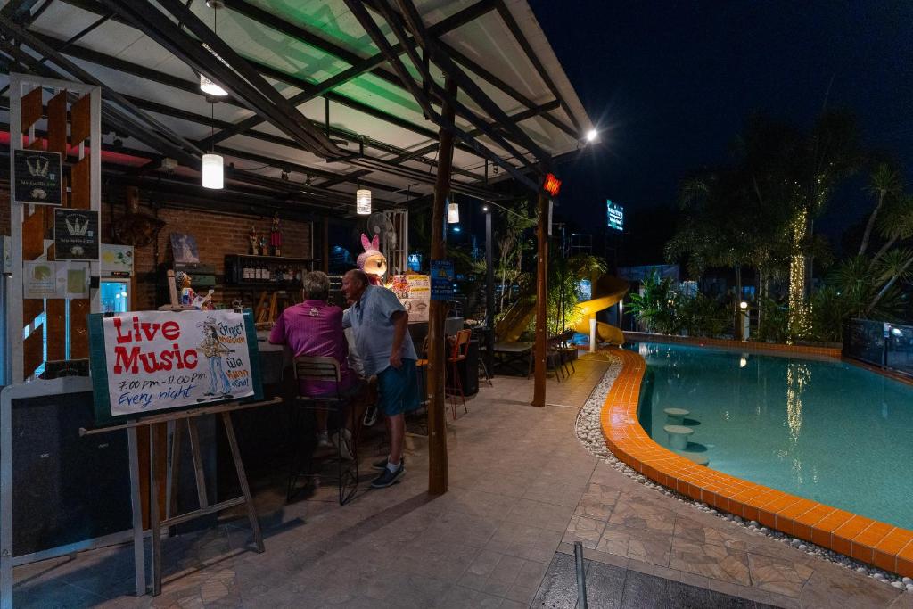 Swimming pool