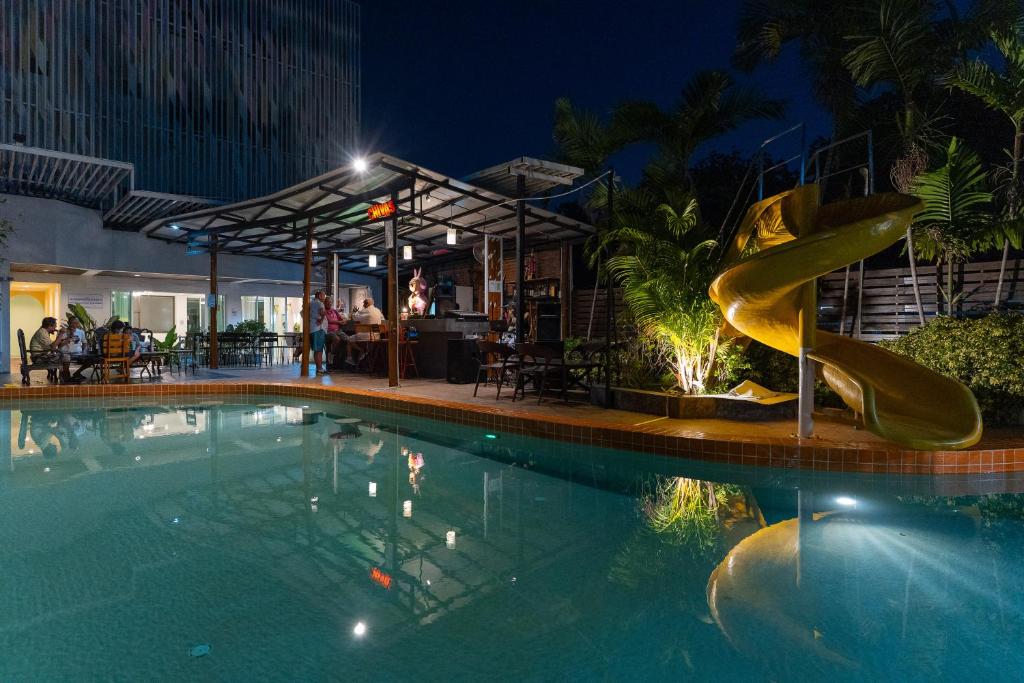 Swimming pool