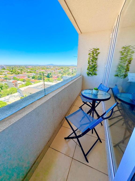 DEPARTAMENTO ACOGEDOR Y TRANQUILO en Chillán Centro, full equipado, ideal para descansar, Wifi y Estacionamiento - 2