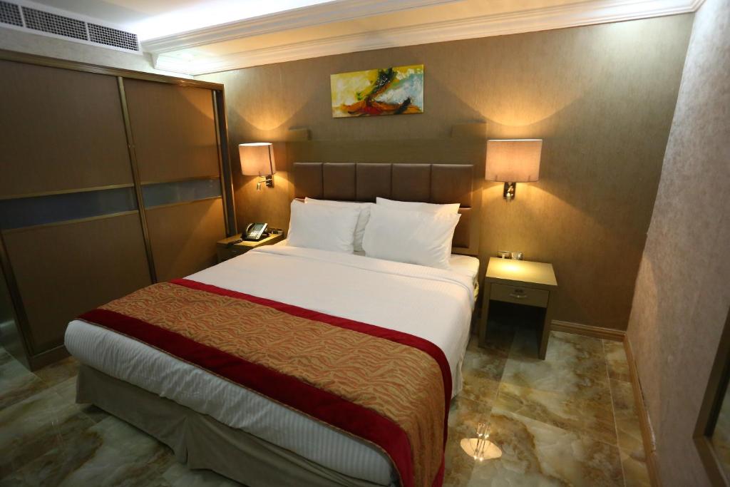 Sun And Sands Plaza Hotel photo