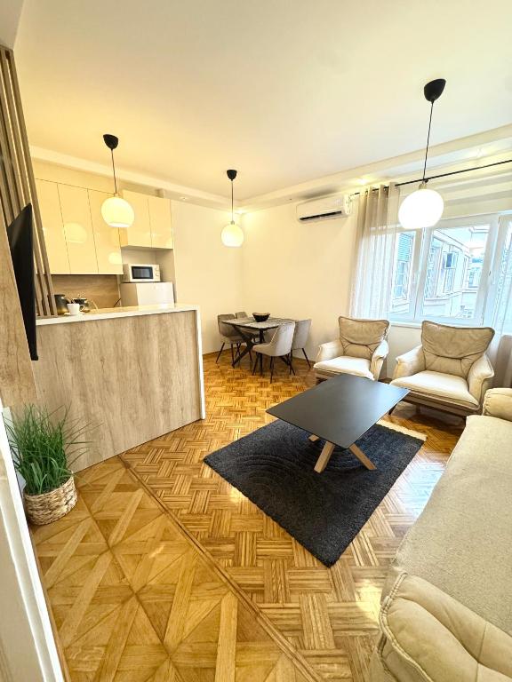 Lex Downtown Belgrade Apartment - 2