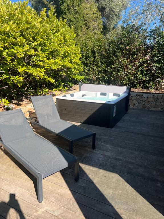 Villa des oliviers 5 etoiles à Mougins jacuzzi et jardin privé - 4
