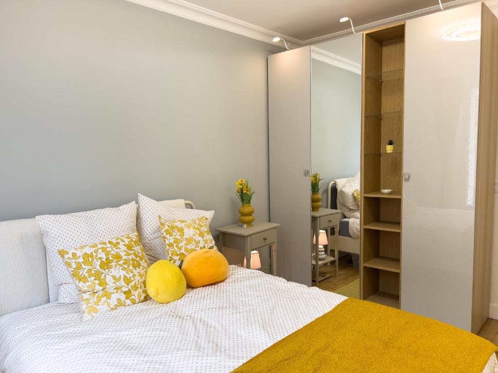 Charming Paris Apartment Belleville Vibes - 5
