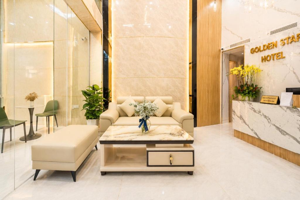 Golden Star Hotel - 60 Le Thanh Ton