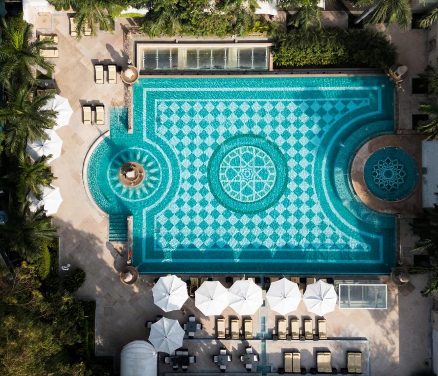 Swimming pool