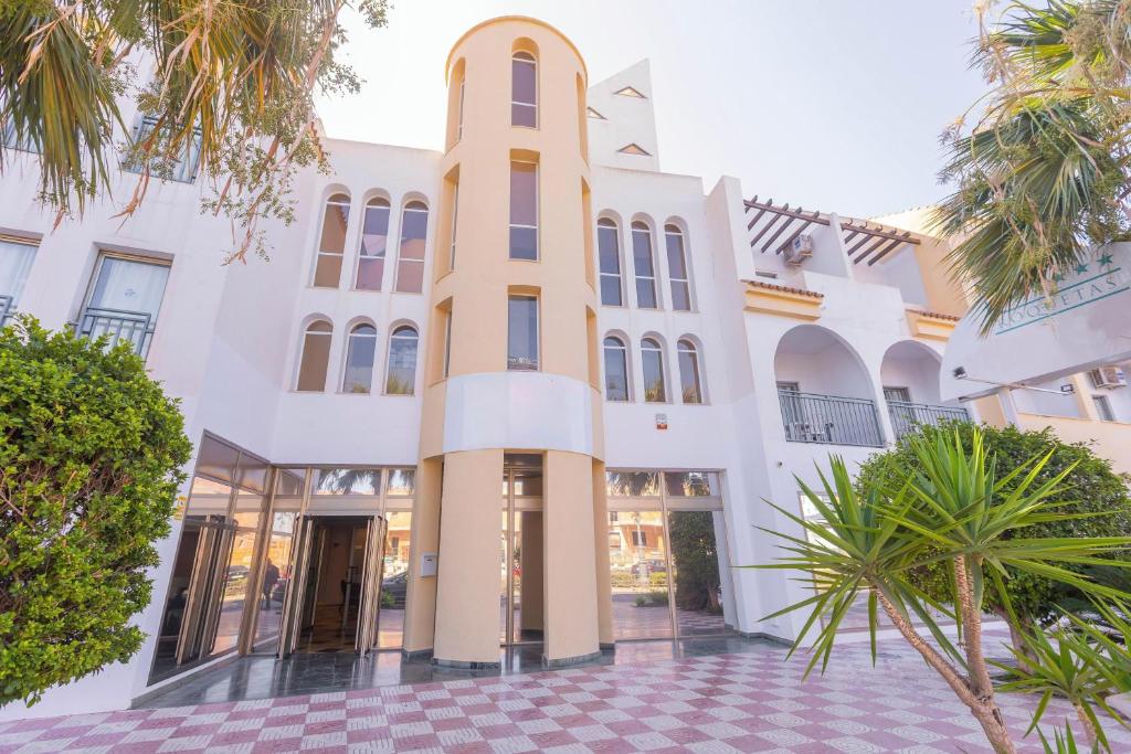 BLUESEA Brisa Roquetas — Hotel building in Roquetas de Mar, Andalusia