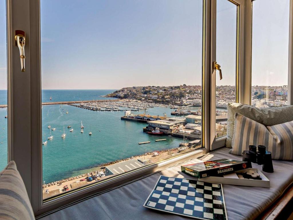 1 Bed Apartment, North Furzeham Road, Brixham - photo 3