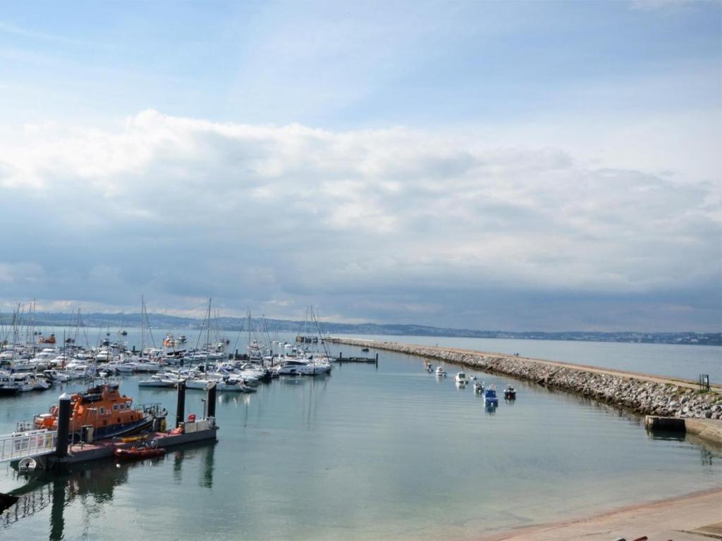 1 Bed Apartment, North Furzeham Road, Brixham photo 6