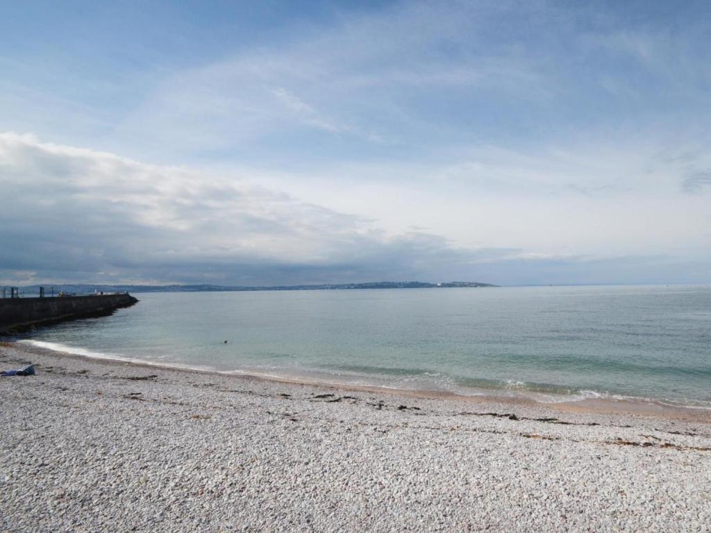 1 Bed Apartment, North Furzeham Road, Brixham photo 7