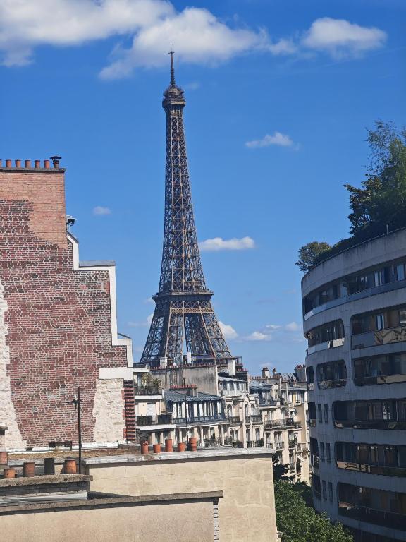 Grand Appartement Eiffel Tower View - 1