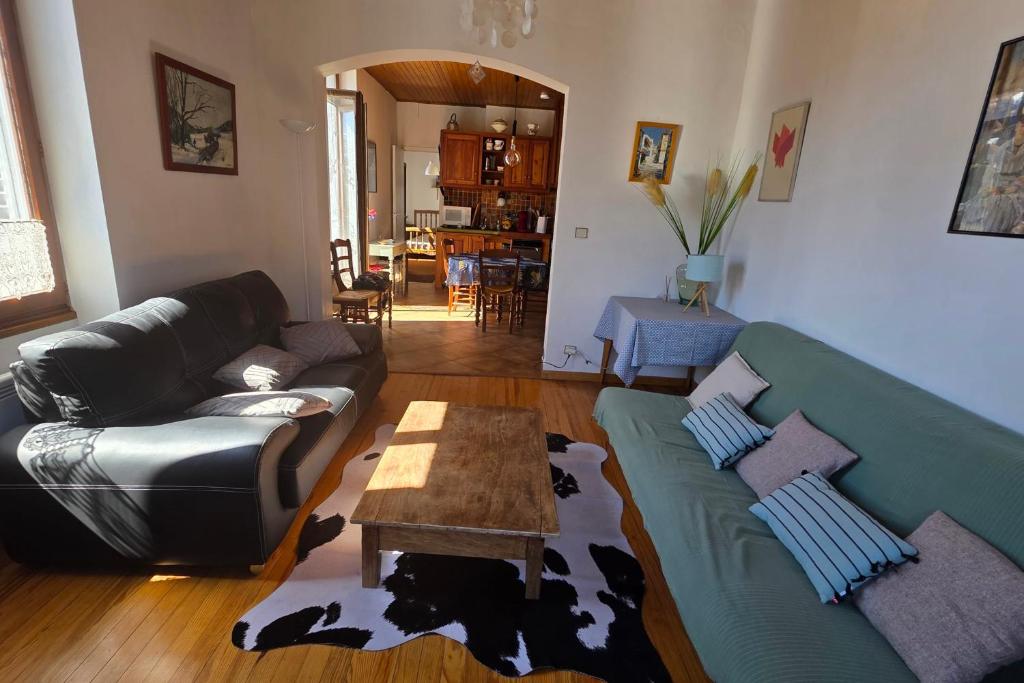 Spacious Briançon Flat with Balcony - 1