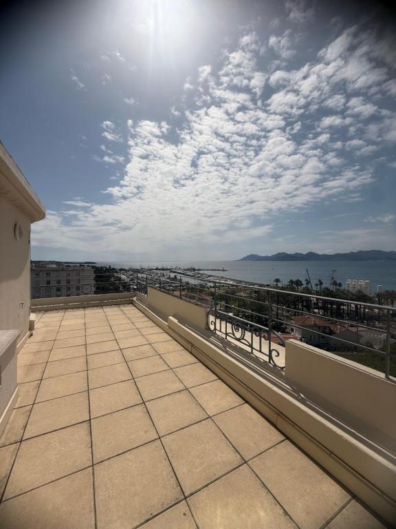 Luxurious 3 bedroom apartment, in the heart Cannes - 5