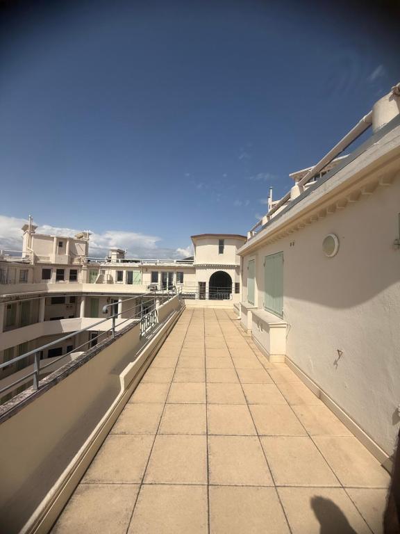 Luxurious 3 bedroom apartment, in the heart Cannes - 4