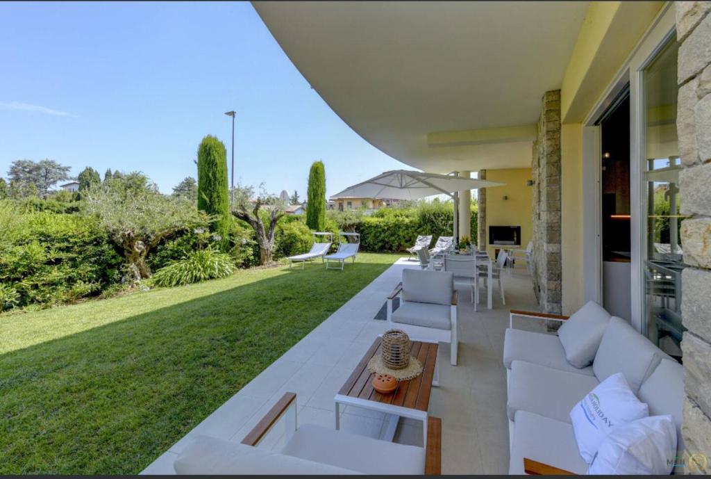 Luxury Apartment with Pool & Private Garden - 1