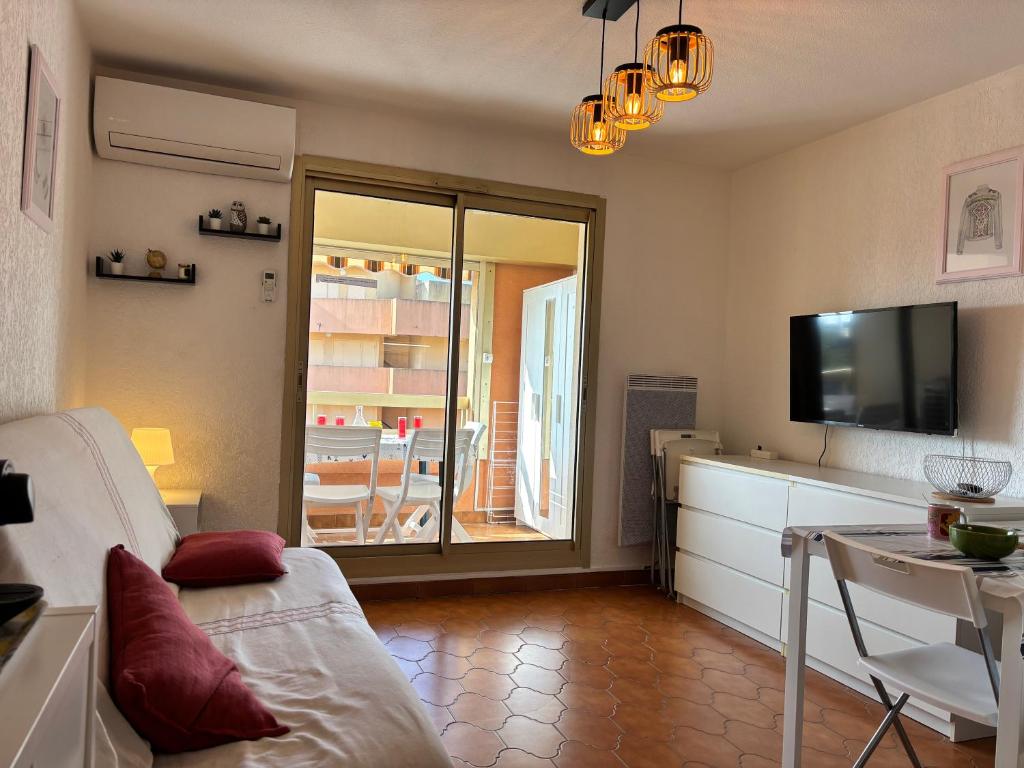 LAL577-B204 Appartement 2 pièces- 4 couchages- LA LONDE LES MAURES - 2