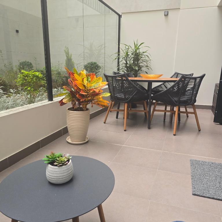 New 1st Fl Executive Patio Pad - 5