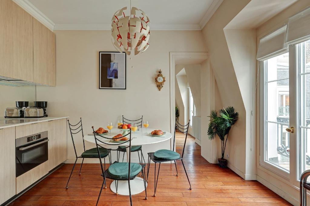Saint Germain des Prés - 1BR - Paris Vacation Rentals - 3