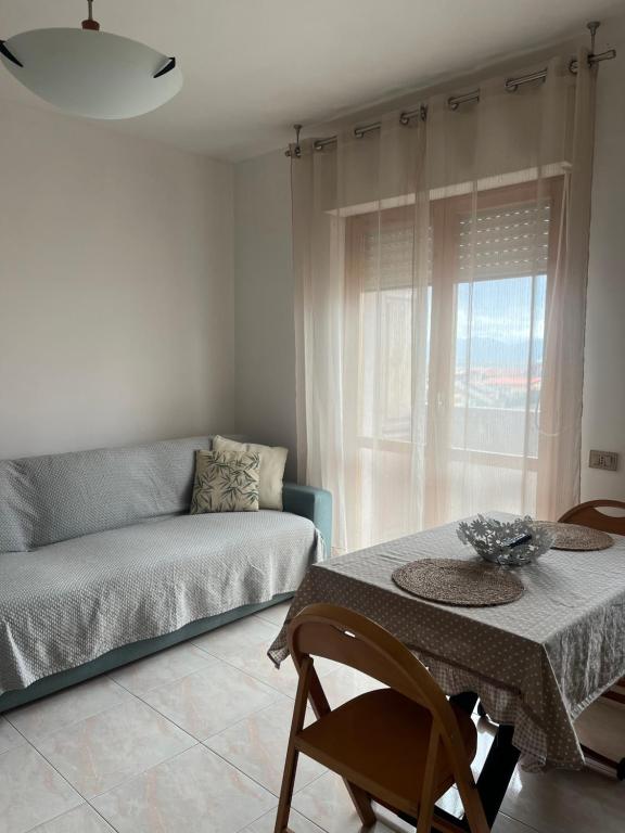 Santa Gilla Flat - 1
