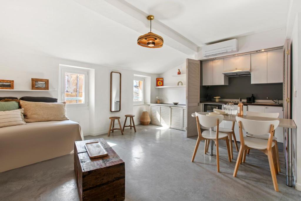 Appartement sur le port - Charme Tropézien - Maison Lérins - 1