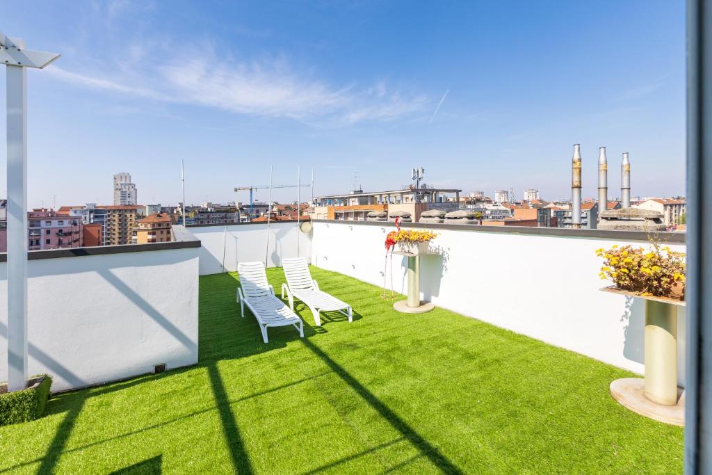 Modern Loft with Private Rooftop near Milano Centrale - 3