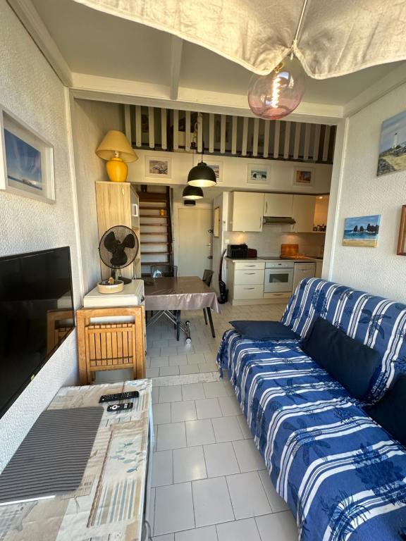 T3 CLIMATISE 40m2 Piscine Parking PRIVE 2 Chambres Secteur falaises 50 m de la plage Proche centre-port 4 Personnes - 3