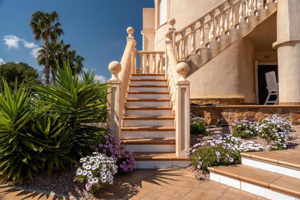 Luxury house with garden and private pool - 5